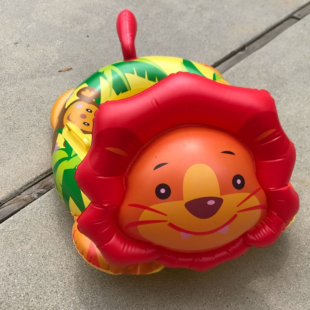Like new 🦁 floats